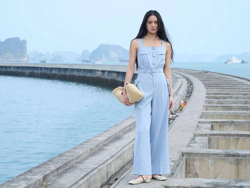 Jumpsuit là gì? Top mẫu Jumpsuit mặc đẹp chuẩn dáng